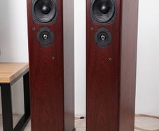 Castle Harlech S1 Speakers - Like New !