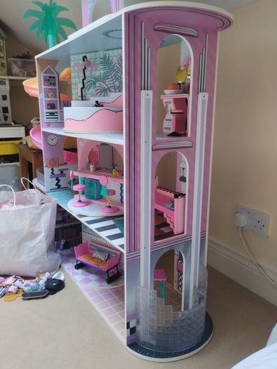 LOL Surprise OMG dolls house with furniture, dolls, accessories