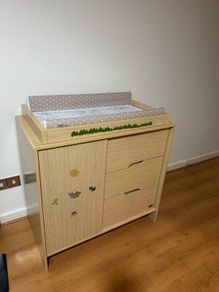 KUB Baby Changing Table + New Mat