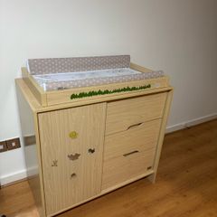 KUB Baby Changing Table + New Mat