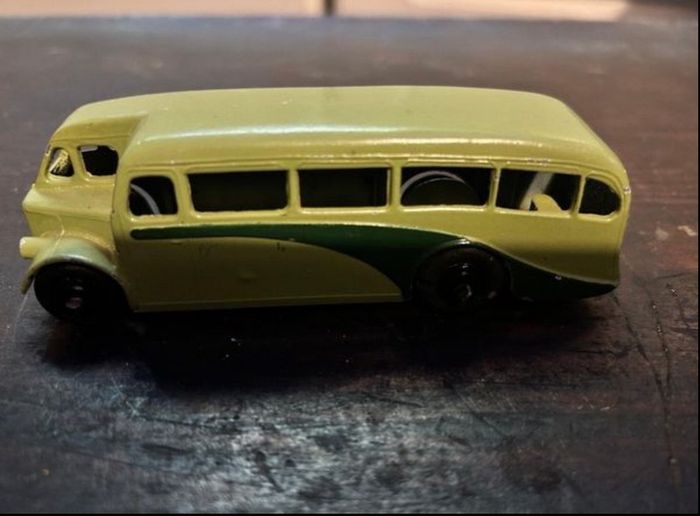 Dinky Bus
