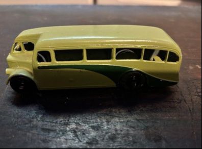 Dinky Bus