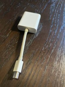 Apple Mini Display port to VGA adapter