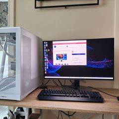 Gaming PC RTX5070 Ti// OLED Monitor