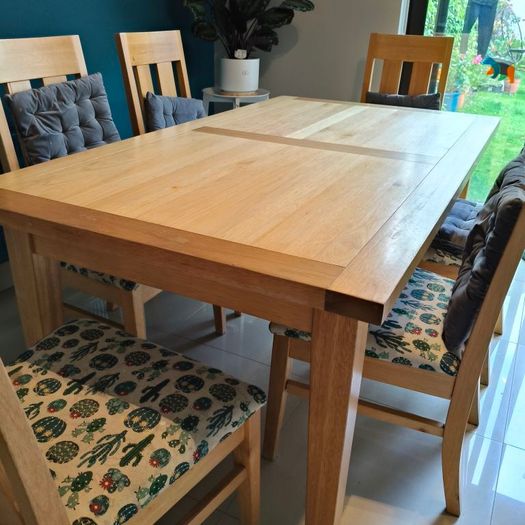 Oak kitchen table - extendable