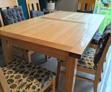 Oak kitchen table - extendable