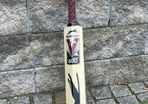 Slazenger V600 Cricket Bat