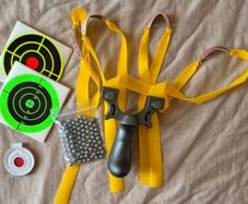 Catapult/slingshot with accessories.