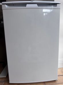 Fridge Freezer almost new, under counter (refridgerator)