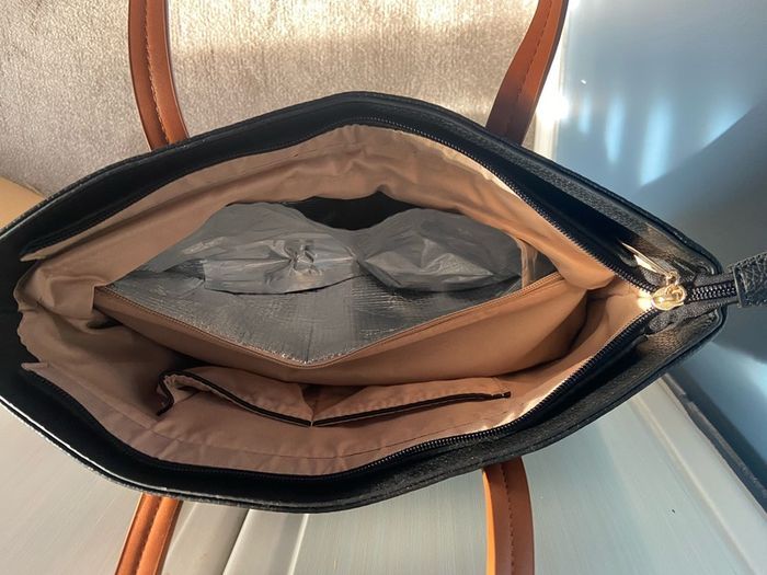 handbag for wine drinker