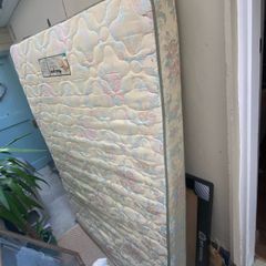 Free double mattress
