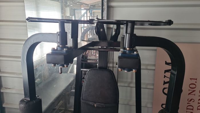 Pec Deck Machine