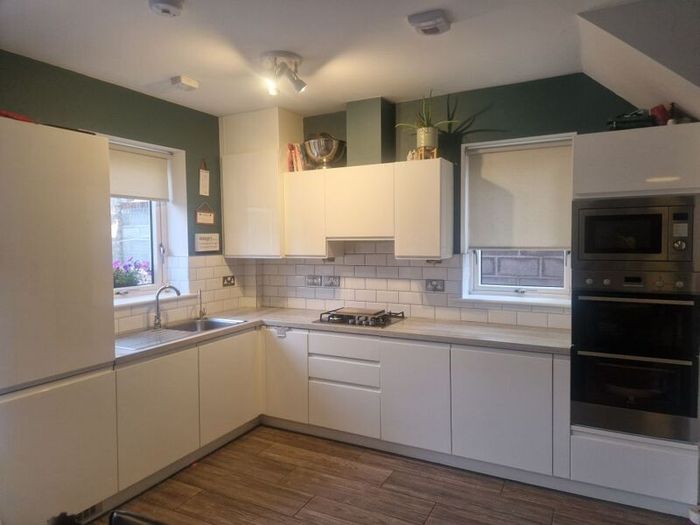 Modern White Gloss Kitchen ONO