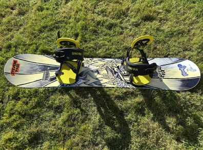 Junior Snowboard with Bindings and Travel Bag