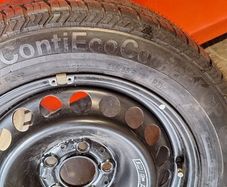 Continental 215/55 R16 93V