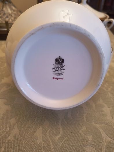 Paragon 'Holyrood' Teapot.