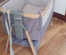 Tutti Bambini Cozee Bedside Crib - Oak and Charcoal
