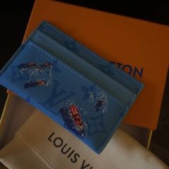 louis Vuitton card holder