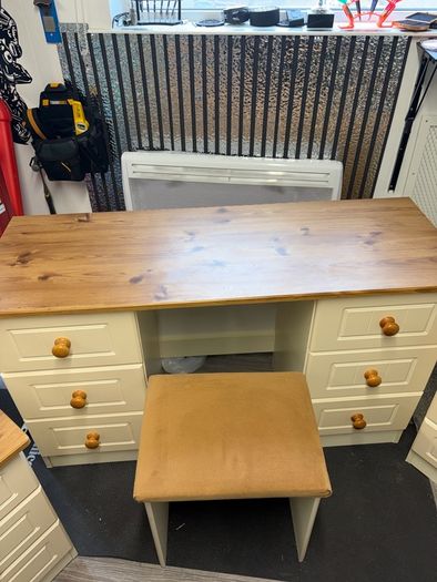 Dressing Table and matching bedside lockers