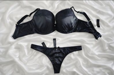 Ann Summers Ebony Set Bra 34F Thong s.10/38 Black Satin and Lace