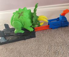 Hot Wheels Smashin Triceratops