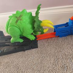 Hot Wheels Smashin Triceratops