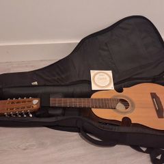 Cuatro Puerto Rico acoustic guitar with pickup