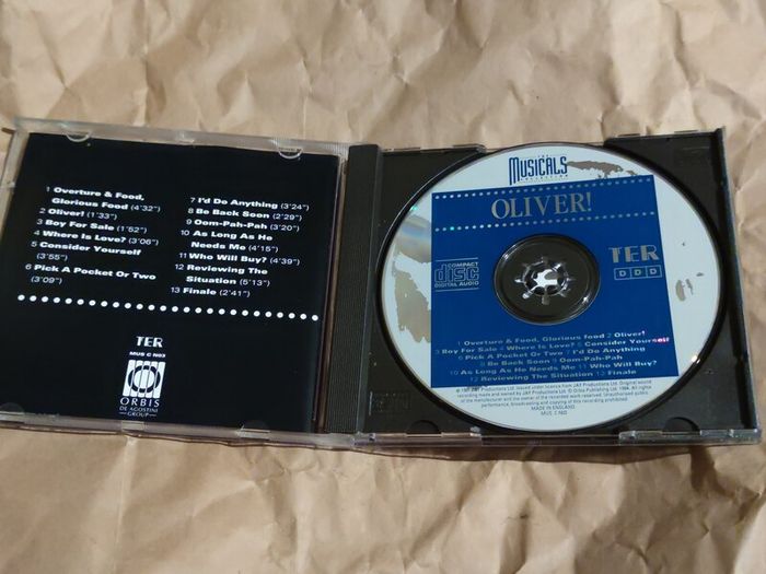 Oliver The Musical Cd