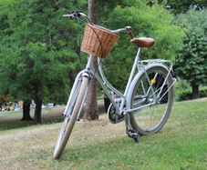 White Vintage Ladies Bike Kenzel Malena 3 Speed Internal Gears Wicker Basket