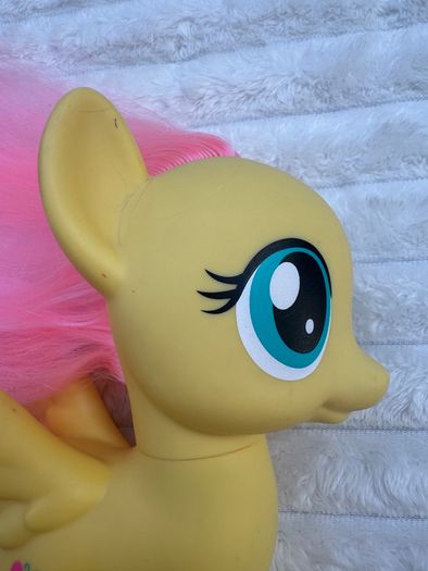 My Little Pony Styling approx. 21 cm.  Fluttershy Brushable Pony 2013 Used Please see photos