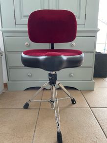 Drum throne