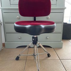 Drum throne