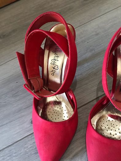 high heels ankle strapped red suede by mystify size 3