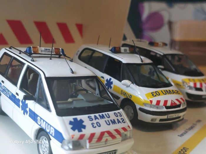 Universal Hobbies 1:43 Renault Espace French Emergency SMUR Set (3 Cars, Boxed)