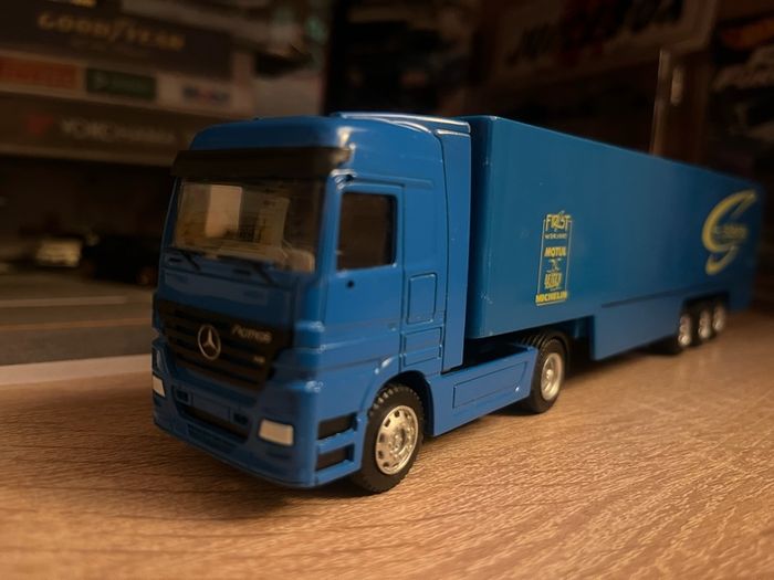 Majorette Mercedes actros Subaru rally team transporter