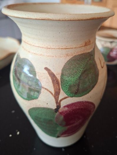 Ballydougan Pottery - Apple design - Hand painted