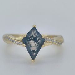 Unique Moss Agate Ring. Yellow Gold over 925 Sterling Silver