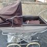 silvercross 70s pram . Needs small clean Image 3
