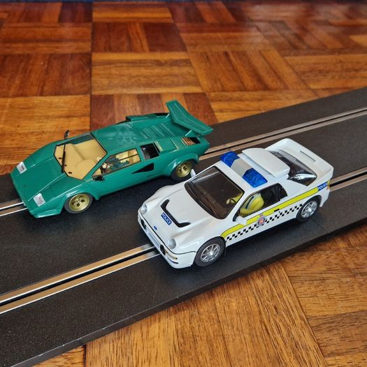 Scalextric New Loops Set: Supreme Police Chase Edition