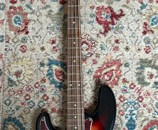 Left Handed Bass - Squire 60's Classic Vibe