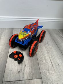 Remote control monster truck