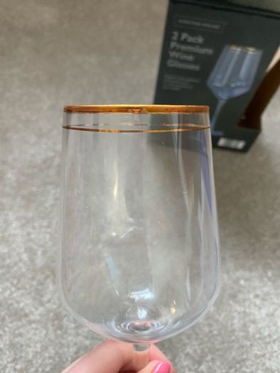 gold trim wine glass