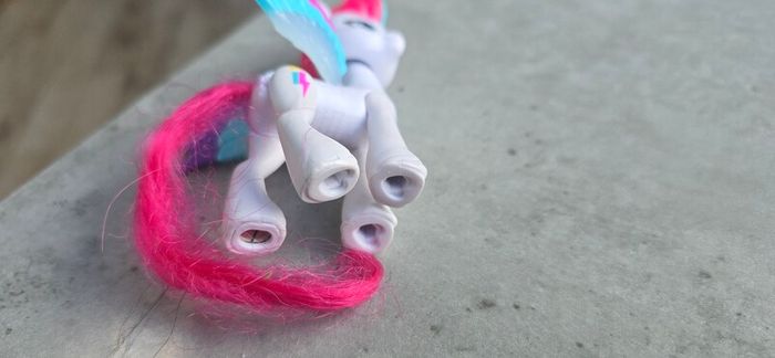 4euro Each - Select in comments - New Generation Moulded 3 inch  Figure Sparkle Glitter Hasbro Crystal Adventure MLP G5 My Little Pony