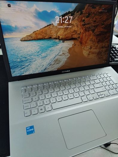 Big Screen Fast ASUS Laptop Intel 11th/16GB DDR4/256GB SSD/W11