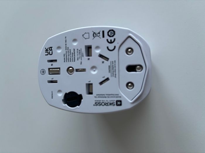 Skross travel adaptor