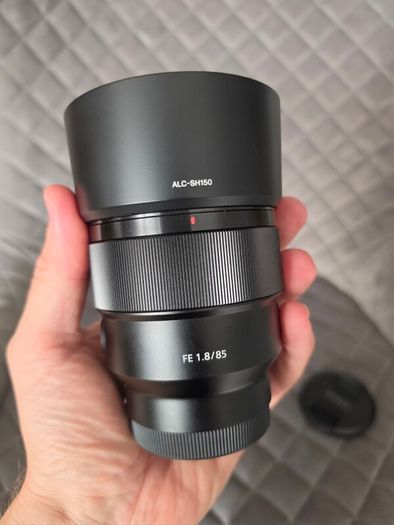 Sony Sel Fe 85mm F1.8 Syx Lens