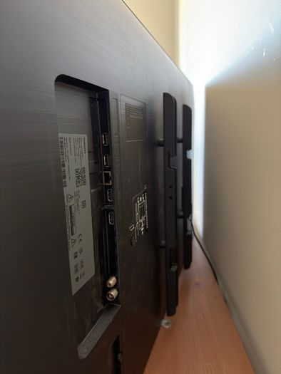 Samsung 43 4K Crystal UHD Smart TV UE43BU8070KXXU Excellent Condition