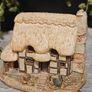 VINTAGE Collectible Lilliput Lane "The Farriers"  Cottage 1985 Image 3