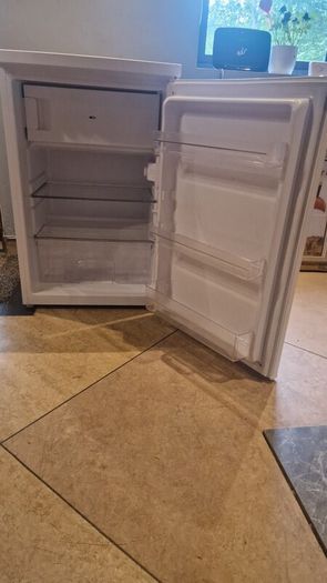 Belling Under Counter Fridge and Icebox