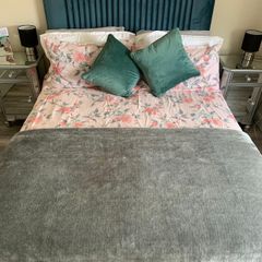 queen size bed ottoman